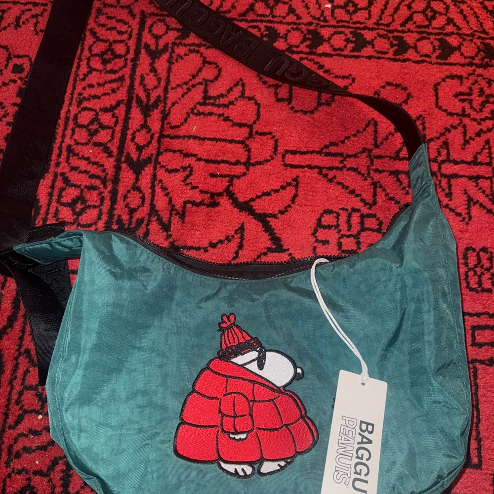 BAGGU x Peanuts medium crescent bag brand new!